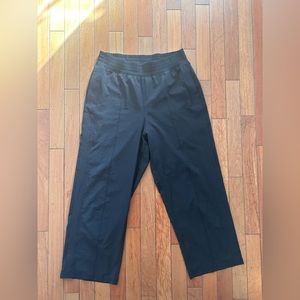 EUC Lululemon Cropped Wide Leg Trouser
